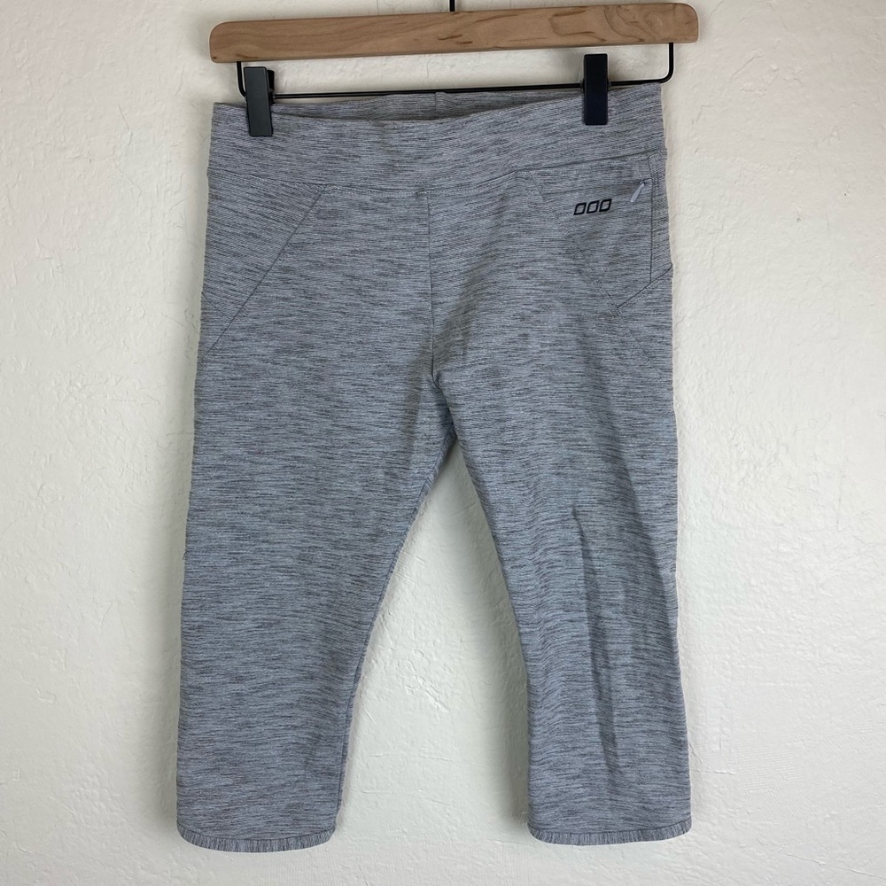Lorna Jane Cropped Grey Leggings Small